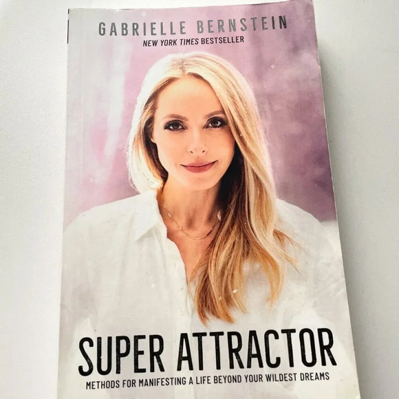 "Super Attractor" by Gabrielle Bernstein Manifesting Book Novel - Picture 1 of 2
